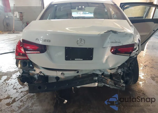 W1K3G4FB2LW043206: 44074621