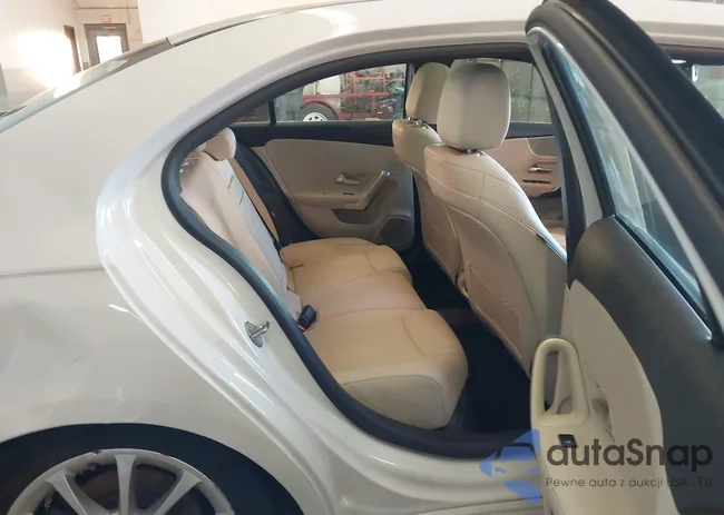 W1K3G4FB2LW043206: 44074621