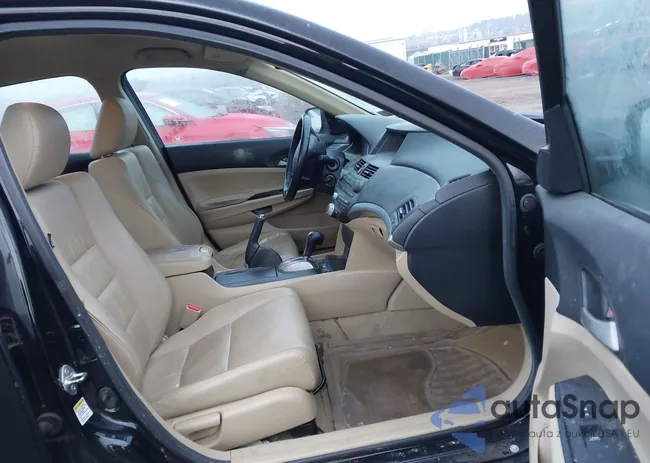 1HGCP2F60BA076512: 44074654