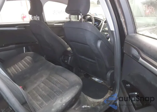 3FA6P0H78GR217951: 44074658