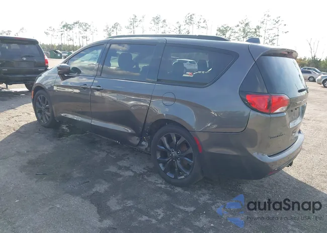 2C4RC1EG4KR507888: 44074716