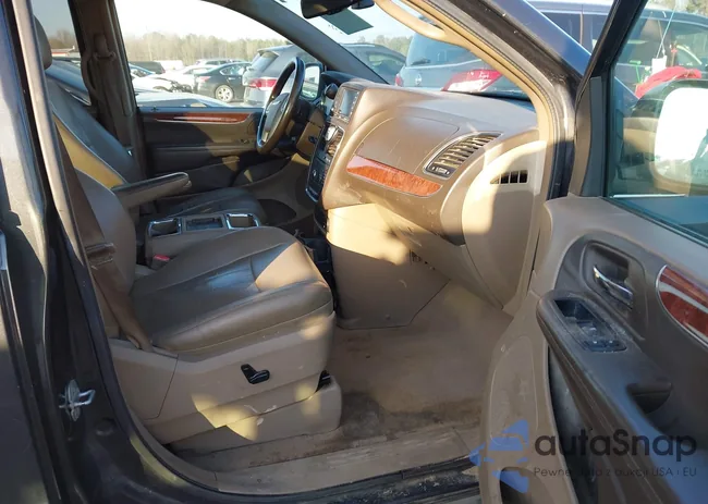 2A4RR8DG2BR772411: 44074757