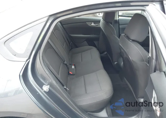 3KPF24AD6ME297818: 44074893