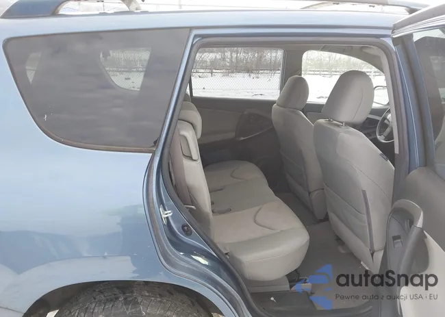 JTMBF4DV7AD030949: 44074934