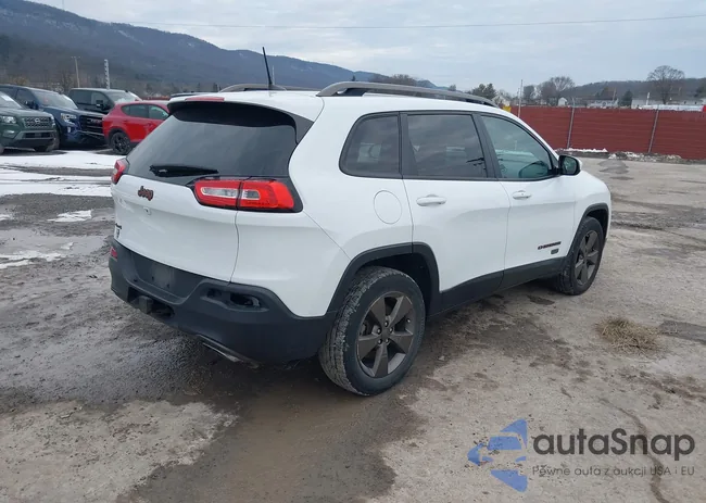 1C4PJMCS2HW525604: 44074205