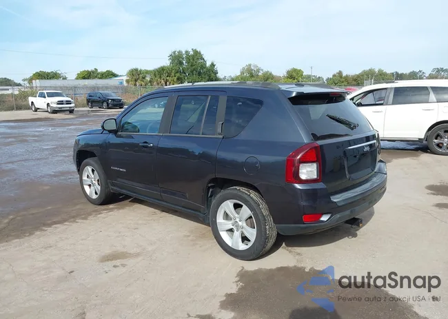 1C4NJCBA4GD552999: 44074263