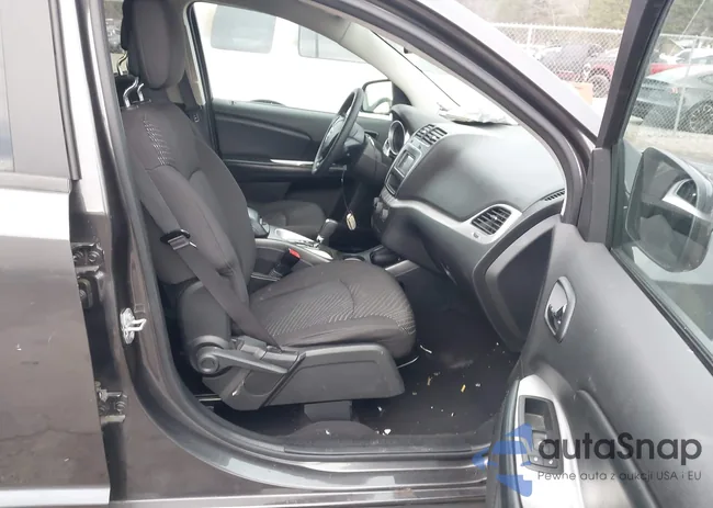 3C4PDCBG1HT572935: 44074300