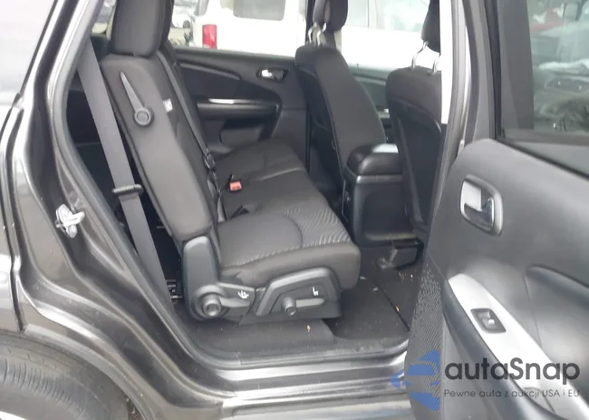 3C4PDCBG1HT572935: 44074300