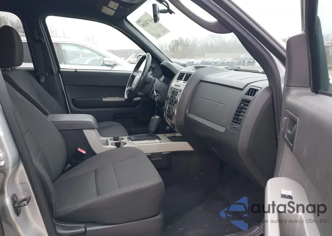 1FMCU9DG0AKC88049: 44074349