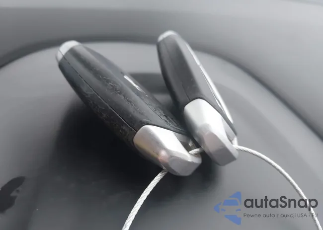 KMHRC8A35RU294325: 44074516