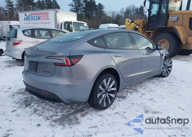 5YJ3E1EB3TF116703: 44074549