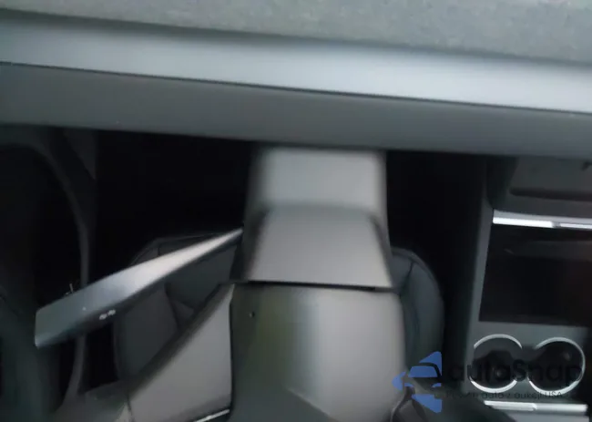 5YJ3E1EB3TF116703: 44074549