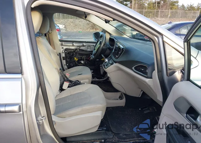 2C4RC1H77JR194782: 44075566