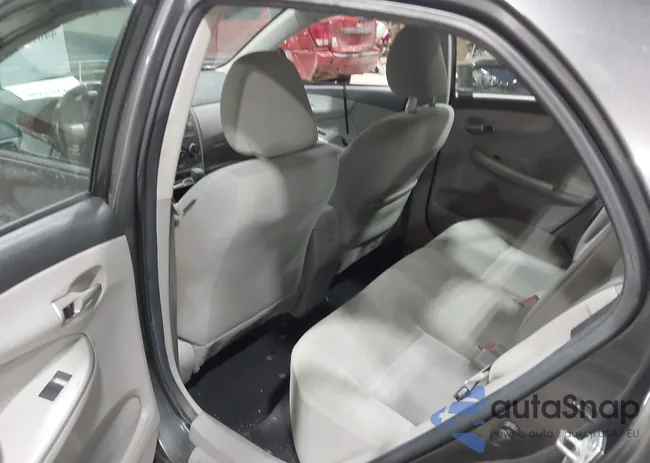 2T1BU4EE7BC670548: 44075568