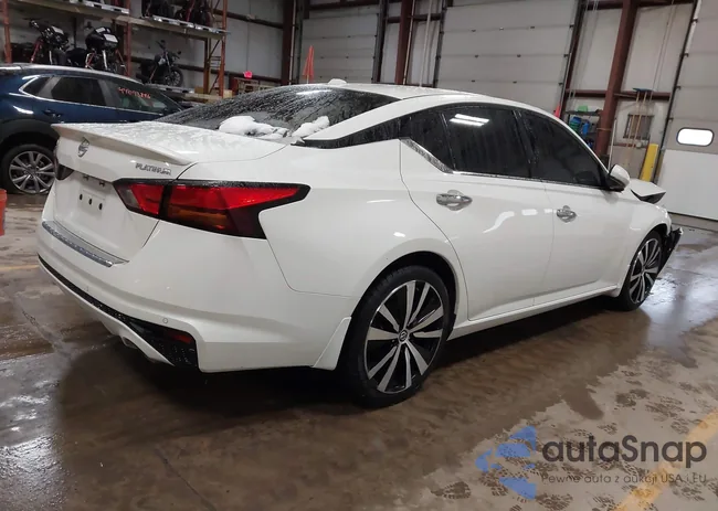 1N4BL4FV6LN304750: 44075684