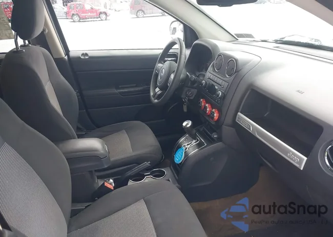 1C4NJDBB1GD756724: 44075703