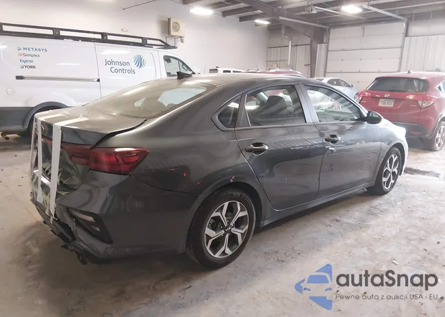 3KPF24AD9ME371491: 44075784