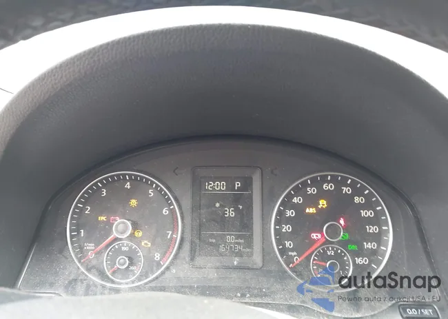 3VWRZ7AJ8AM017928: 44075899