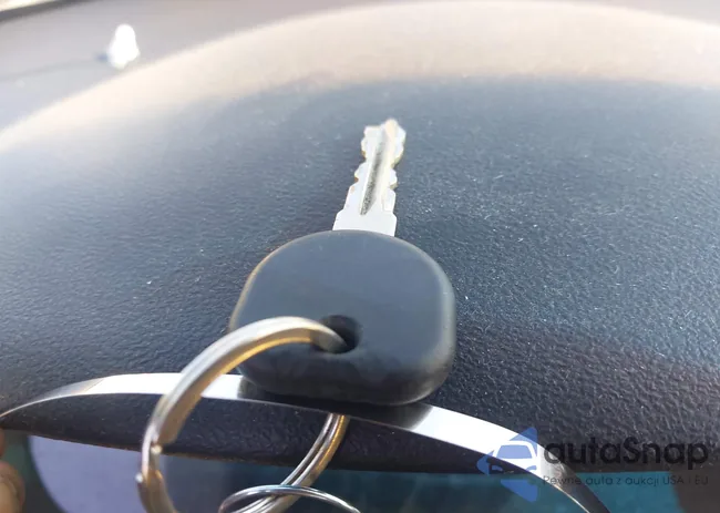 2G1WB58K769138407: 44076139