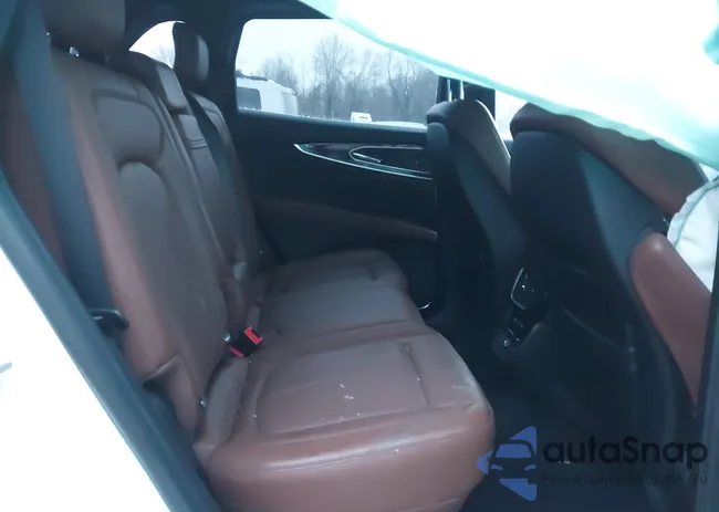 2LMPJ8KP3PBL25996: 44076155