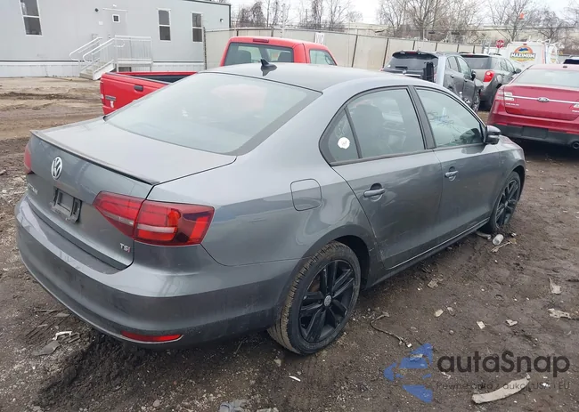 3VWD17AJ9JM208890: 44075264