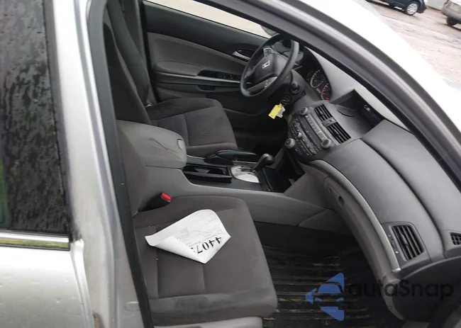 1HGCP2F77AA014144: 44075300