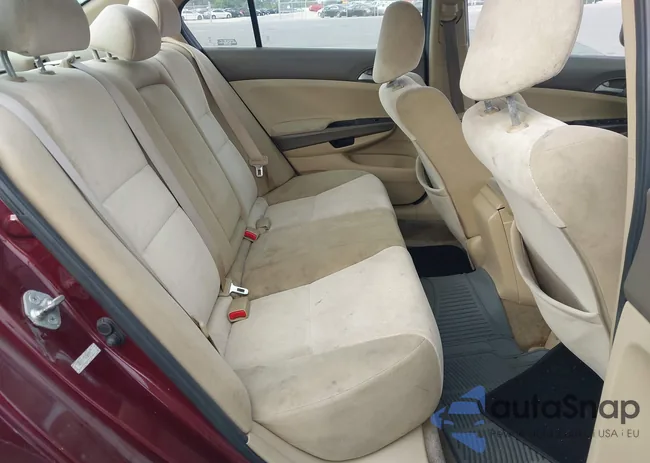 1HGCP2F48AA108331: 44076646