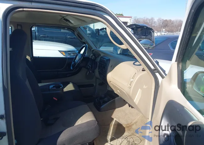 1FTYR14UX3PB53833: 44076659