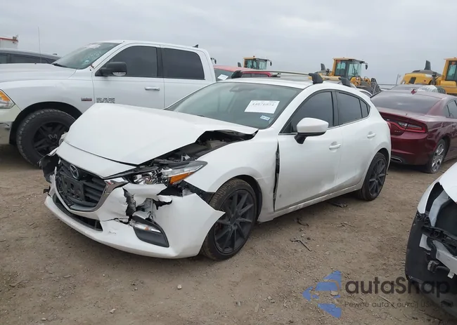 3MZBN1L35JM190010: 44076852