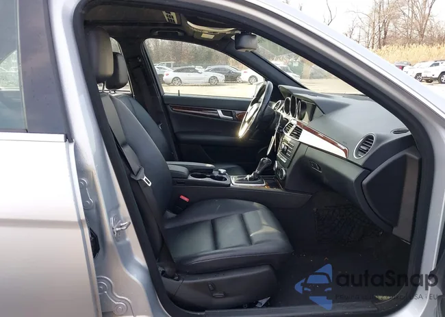 WDDGF8BB7CA648269: 44076984