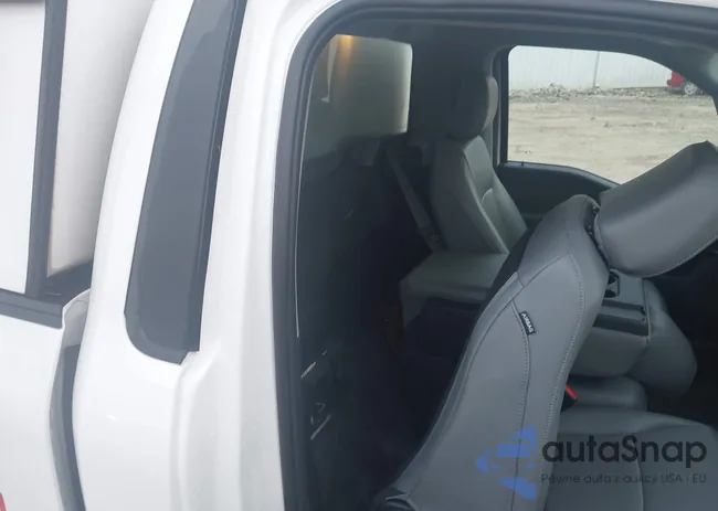 1FTMF1C52PKF59870: 44077051