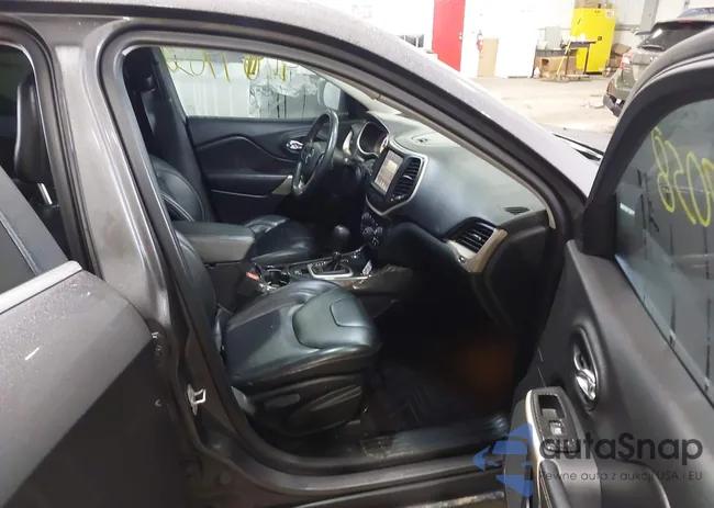 1C4PJMDS0HD228292: 44077058