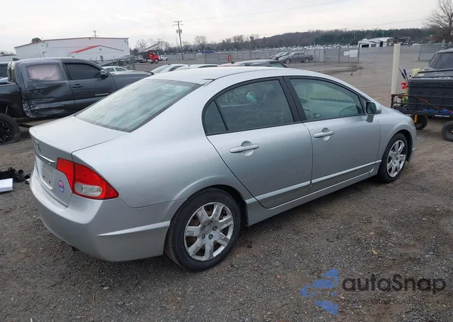 2HGFA1F52BH531944: 44077077