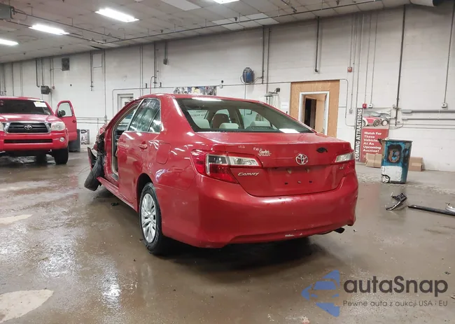 4T4BF1FK9ER438524: 44077102