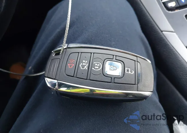 3LN6L5LU1HR626645: 44076335