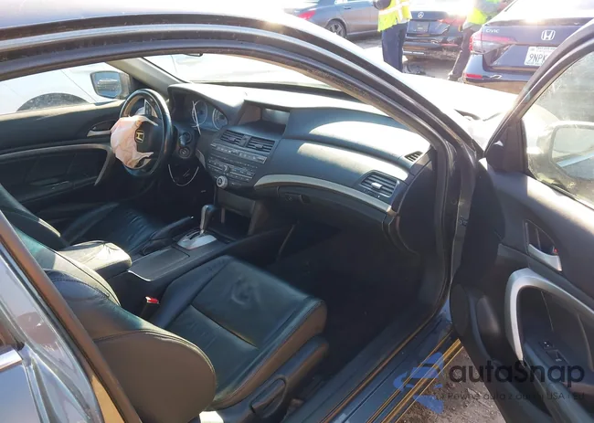 1HGCS1B89CA007299: 44077637