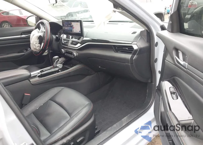 1N4BL4CW0RN309769: 44077653