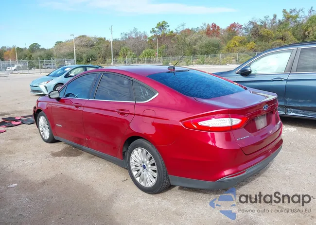 3FA6P0UU7GR377122: 44077828