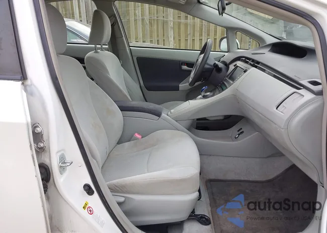 JTDKN3DU5B0325979: 44077905