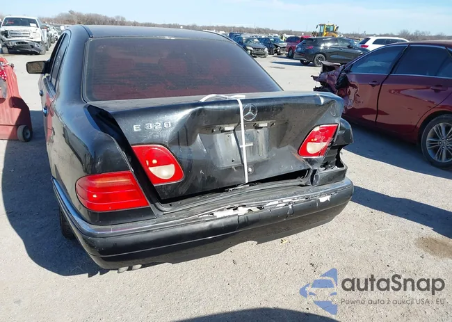 WDBJF65H3XA769955: 44077348