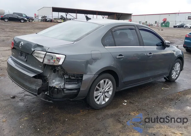 3VW3A7AJXFM280927: 44077446