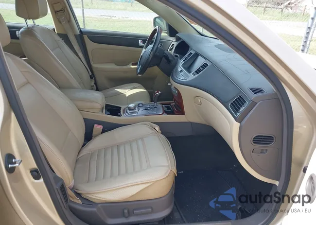 KMHGC4DF7CU205349: 44077550