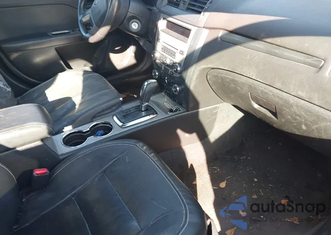 3FAHP0JA1BR188087: 44078680