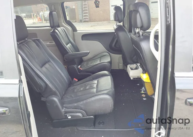 2C4RC1BG3CR339747: 44078947