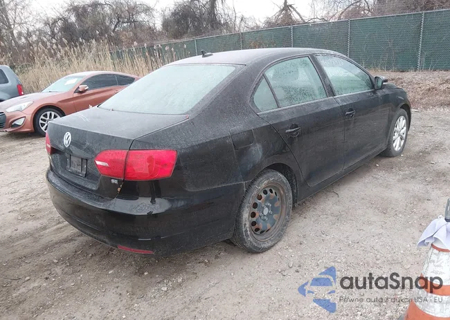 3VWD17AJXEM421000: 44078972