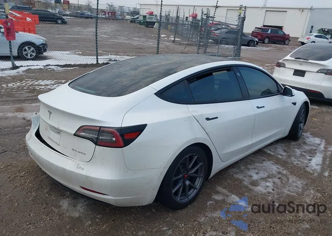 5YJ3E1EB5PF618103: 44079124