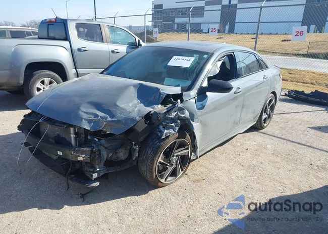 KMHLR4AF2NU233063: 44078188