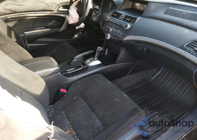 1HGCS12788A026831: 44079840