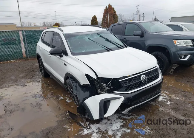 3VVAX7B28NM079088: 44079864