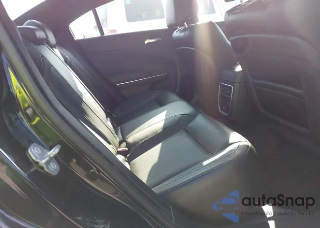 2C3CDXHG5FH896977: 44079955